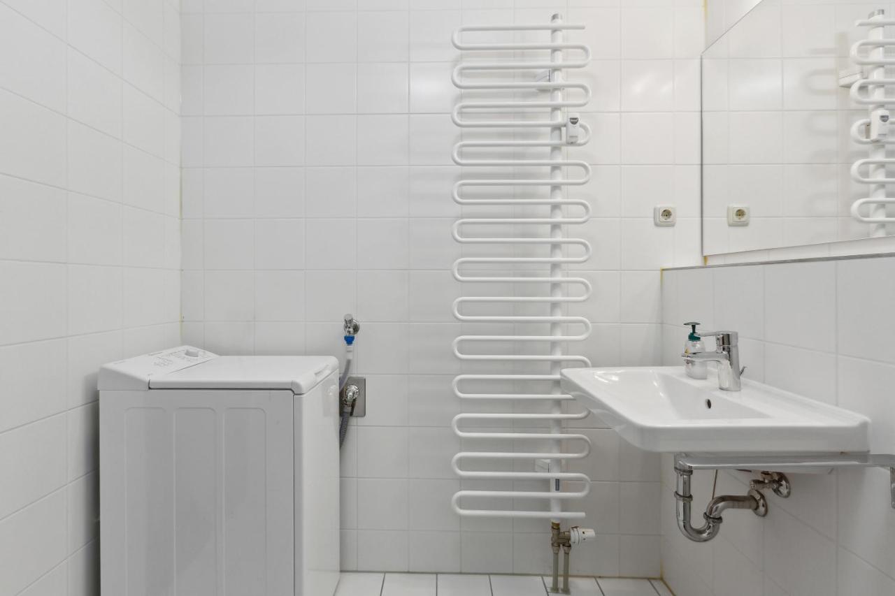 Eindrucksvolle Zwei-Zimmer-Wohnung Mit Balkon Und Grosser Kueche Leipzig Exterior foto